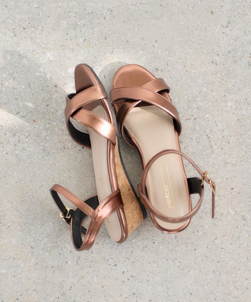 noyau(ノヤウ)の「ヒールクロスベルトサンダル(サンダル・レディース・ブラック/ベージュ/シルバー/キナリ・LL/S/M/L)」の15枚目の写真