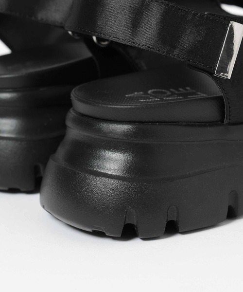 LAKOLE（ラコレ）の「サテンリボンボリュームサンダル / 290762（サンダル・レディース・ブラウン/ブラック・MEDIUM/LARGE）」の9枚目の写真