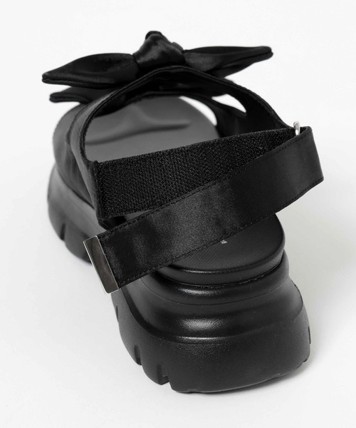 LAKOLE（ラコレ）の「サテンリボンボリュームサンダル / 290762（サンダル・レディース・ブラウン/ブラック・MEDIUM/LARGE）」の8枚目の写真