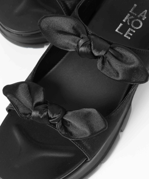 LAKOLE（ラコレ）の「サテンリボンボリュームサンダル / 290762（サンダル・レディース・ブラウン/ブラック・MEDIUM/LARGE）」の6枚目の写真