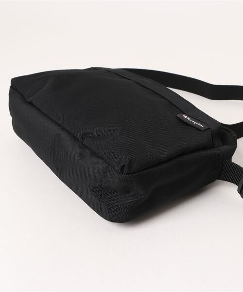 Champion（チャンピオン）の「ショルダーバッグ メンズ レディース チャンピオン champion デモイン No.68602（ショルダーバッグ・メンズ・ブラック/ネイビー・FREE）」の16枚目の写真