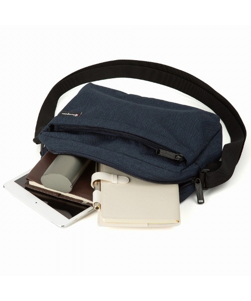 Champion（チャンピオン）の「ショルダーバッグ メンズ レディース チャンピオン champion デモイン No.68602（ショルダーバッグ・メンズ・ブラック/ネイビー・FREE）」の12枚目の写真