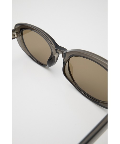 MOUSSY(マウジー)の「SLIM LINE アイウェア(サングラス・レディース・ブラック/ブラウン・FREE)」の13枚目の写真