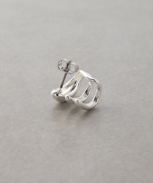 LIVETART（リヴェタート）の「3連スモールカールピアス（ピアス（両耳用）・レディース・シルバー・FREE）」の6枚目の写真