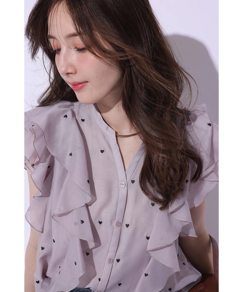 Apuweiser-riche（アプワイザーリッシェ）の「ハート刺繍フリルブラウス（シャツ/ブラウス・レディース・ピンクベージュ/ライトブルー/ネイビー・1/2）」の19枚目の写真