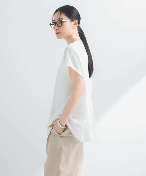 URBAN RESEARCH（アーバンリサーチ）の「『UVカット』2WAYフレンチスリーブニット（ニット/セーター・レディース・オフホワイト/チャコールグレー/ベージュ/ネイビー・FREE）」の18枚目の写真