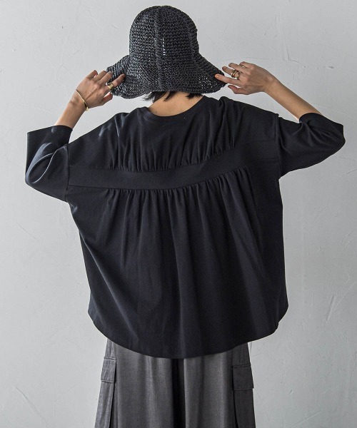 MAYSON GREY（メイソングレイ）の「オーガニックコットンバッグギャザーテーププルオーバー≪洗濯機で洗える≫（Tシャツ/カットソー・レディース・オフホワイト/ブラック/ベージュ・M）」の7枚目の写真