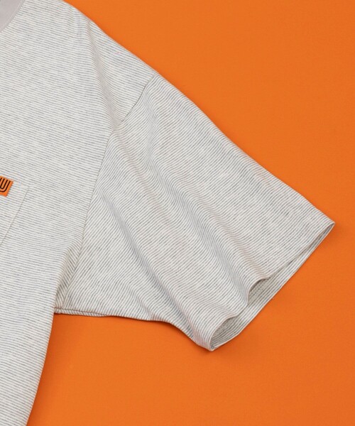 UNIVERSAL OVERALL(ユニバーサルオーバーオール)の「UNIVERSAL OVERALL/ユニバーサルオーバーオール 別注 ピンボーダー ワークポケット TEE(Tシャツ/カットソー・メンズ・グレー/ブラック・LARGE/MEDIUM)」の9枚目の写真