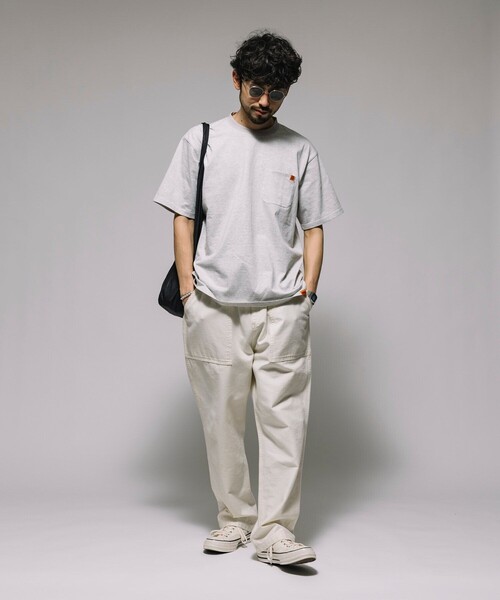 UNIVERSAL OVERALL(ユニバーサルオーバーオール)の「UNIVERSAL OVERALL/ユニバーサルオーバーオール 別注 ピンボーダー ワークポケット TEE(Tシャツ/カットソー・メンズ・グレー/ブラック・LARGE/MEDIUM)」の14枚目の写真
