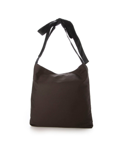 perche(ペルケ)の「ペルケ perche / FOOD TEXTILE×牛革ソフトリボンハンドルトート(トートバッグ・レディース・アイボリー/ブラック/イエロー・FREE)」の1枚目の写真