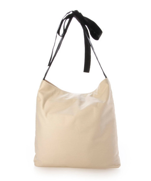 perche(ペルケ)の「ペルケ perche / FOOD TEXTILE×牛革ソフトリボンハンドルトート(トートバッグ・レディース・アイボリー/ブラック/イエロー・FREE)」の5枚目の写真