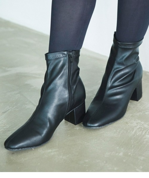 Petitjo（プッチージョ）の「小さいサイズ　防水・防滑スクエアトゥショートブーツ　低身長さん・小柄女性（ブーツ・レディース・アイボリー/ブラック・SS/S/M）」の18枚目の写真