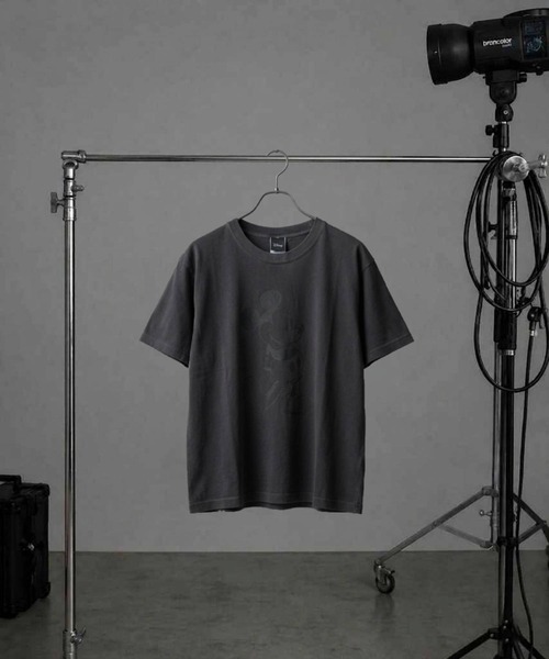 Disney(ディズニー)の「Disney Tee / Mickey 4(Tシャツ/カットソー・メンズ・ブラック系その他・MEDIUM/LARGE/X-LARGE)」の1枚目の写真