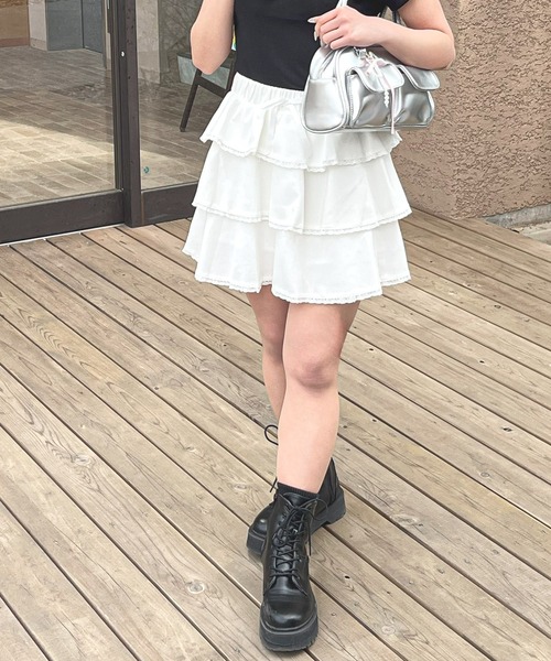 frunco(フランコ)の「スエットティアードスカート(スカート・レディース・ホワイト/ブラック/グレー・MEDIUM)」の2枚目の写真