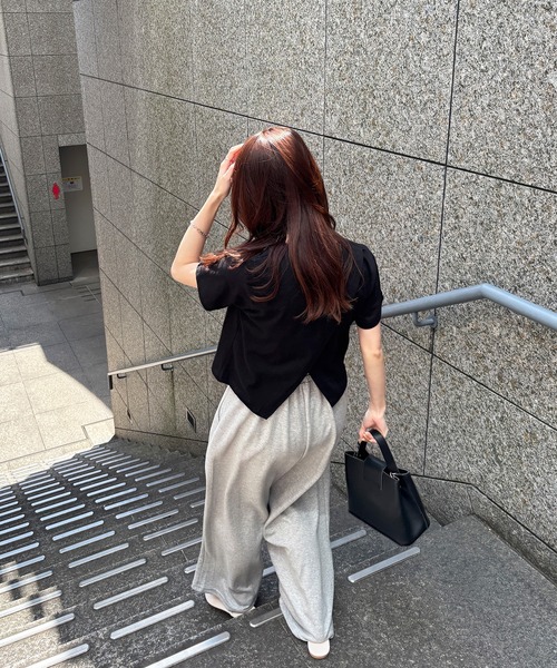 ISOOK(アイスー)の「【ISOOK / アイスー】バックスリットTシャツ / シンプルトップス 白T 黒T 半袖 ショート丈 短丈 クロップド丈 クルーネック 無地 ホワイト ブラック カーキ グレー 白 黒 ZOZOTOWN限定(Tシャツ/カットソー・レディース・ホワイト/ブラック/カーキ/グレー・FREE)」の15枚目の写真