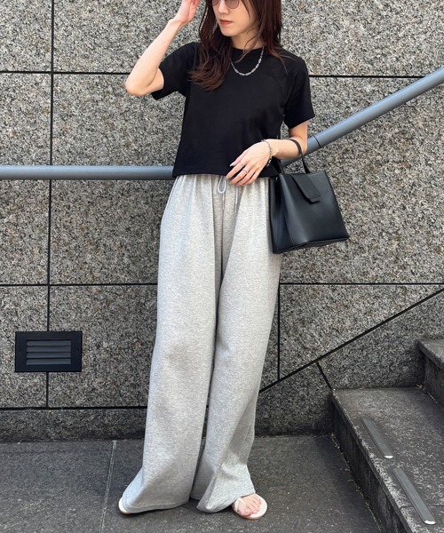 ISOOK(アイスー)の「【ISOOK / アイスー】バックスリットTシャツ / シンプルトップス 白T 黒T 半袖 ショート丈 短丈 クロップド丈 クルーネック 無地 ホワイト ブラック カーキ グレー 白 黒 ZOZOTOWN限定(Tシャツ/カットソー・レディース・ホワイト/ブラック/カーキ/グレー・FREE)」の16枚目の写真