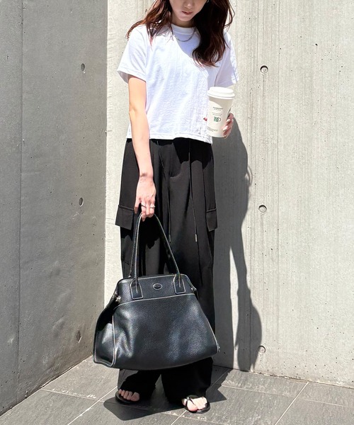 ISOOK(アイスー)の「【ISOOK / アイスー】バックスリットTシャツ / シンプルトップス 白T 黒T 半袖 ショート丈 短丈 クロップド丈 クルーネック 無地 ホワイト ブラック カーキ グレー 白 黒 ZOZOTOWN限定(Tシャツ/カットソー・レディース・ホワイト/ブラック/カーキ/グレー・FREE)」の11枚目の写真