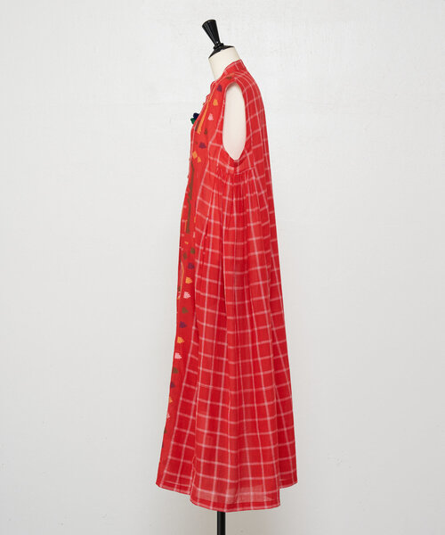 BEARDSLEY（ビアズリー）の「ジャンダニギャザーワンピース（ワンピース・レディース・サックスブルー/レッド・FREE）」の5枚目の写真