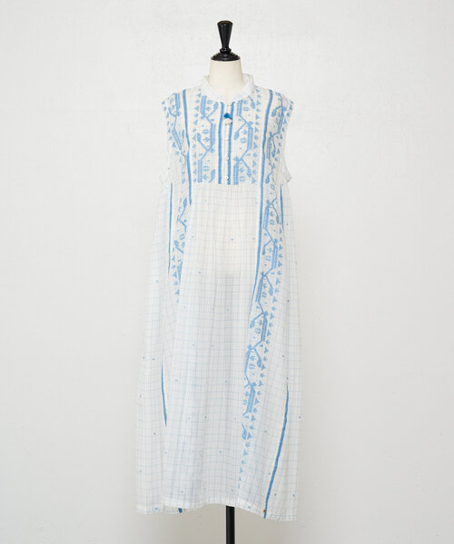 BEARDSLEY（ビアズリー）の「ジャンダニギャザーワンピース（ワンピース・レディース・サックスブルー/レッド・FREE）」の11枚目の写真