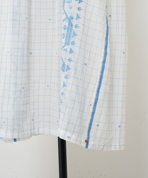 BEARDSLEY（ビアズリー）の「ジャンダニギャザーワンピース（ワンピース・レディース・サックスブルー/レッド・FREE）」の13枚目の写真