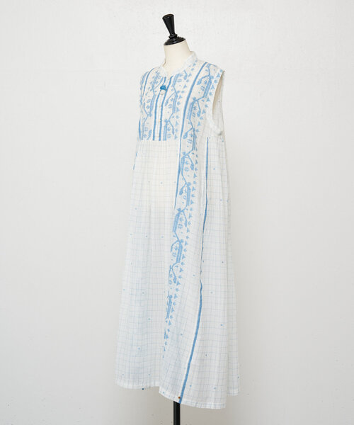 BEARDSLEY（ビアズリー）の「ジャンダニギャザーワンピース（ワンピース・レディース・サックスブルー/レッド・FREE）」の15枚目の写真