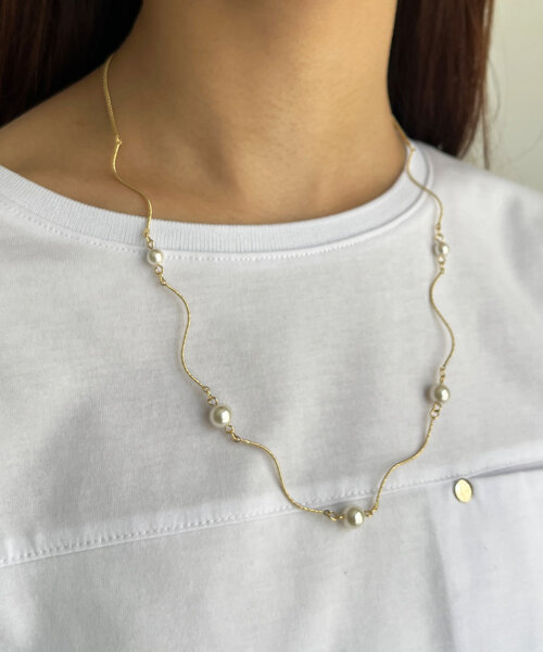 Chez toi（シェトワ）の「ねじりパールネックレス（ネックレス・レディース・ゴールド/シルバー・FREE）」の2枚目の写真