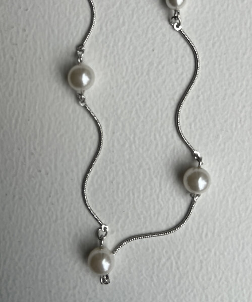Chez toi（シェトワ）の「ねじりパールネックレス（ネックレス・レディース・ゴールド/シルバー・FREE）」の6枚目の写真
