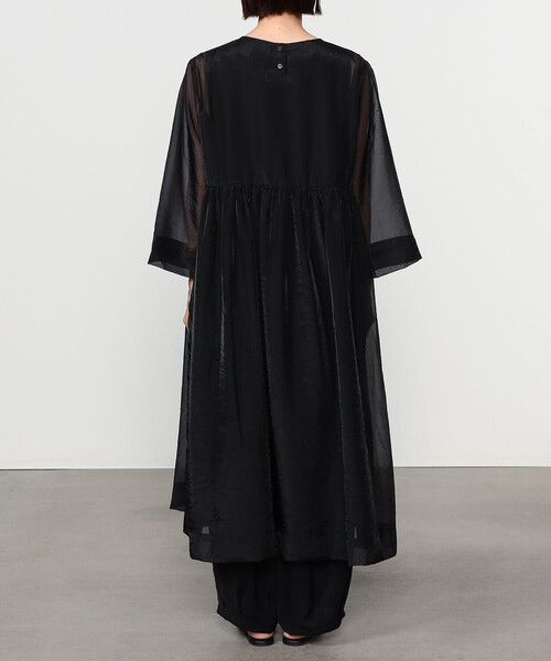 Bshop（ビショップ）の「eunoia | オーガンザラウンドネックワンピース WOMEN（ワンピース・レディース・ブラック・ONE）」の11枚目の写真
