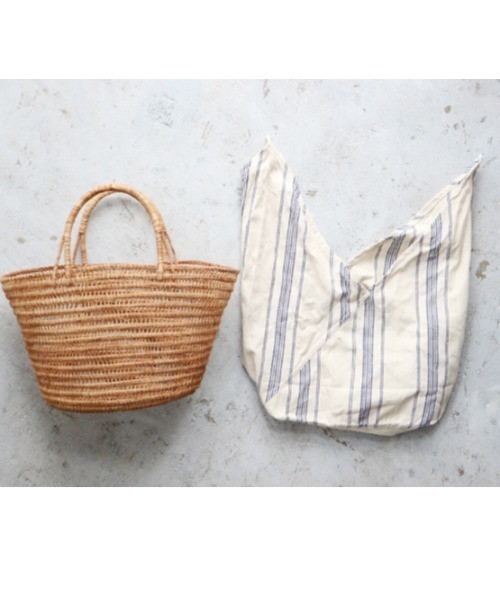 EARTH MADE(アースメイド)の「PALM TOTE/S +巾着付(かごバッグ・レディース・アイボリー/ブラック・FREE)」の8枚目の写真
