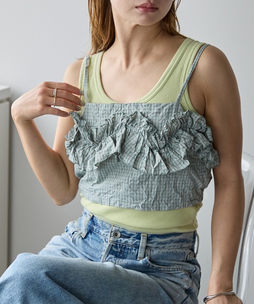 r.（アールドット）の「ワッシャーチェック　フリルビスチェ（キャミソール・レディース・グリーン/ブルー/ブラック・FREE）」の2枚目の写真