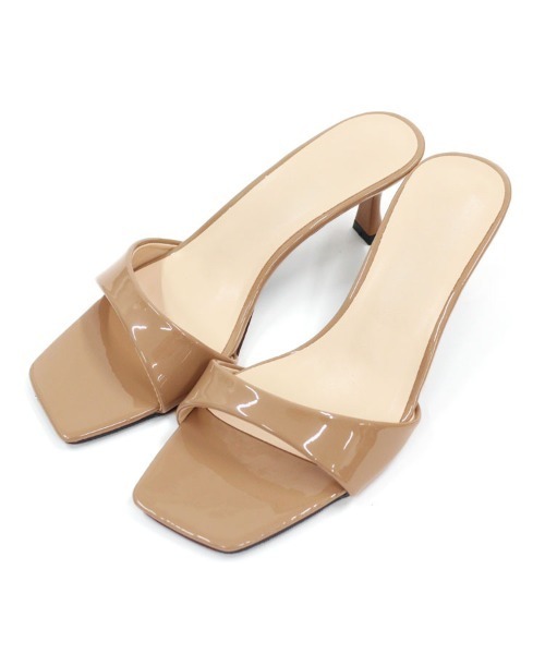 DONOBAN（ドノバン）の「スクエアトゥパテントミュール（サンダル・レディース・ブラック/グレイッシュベージュ・22.5cm/23.5cm/24.5cm）」の10枚目の写真