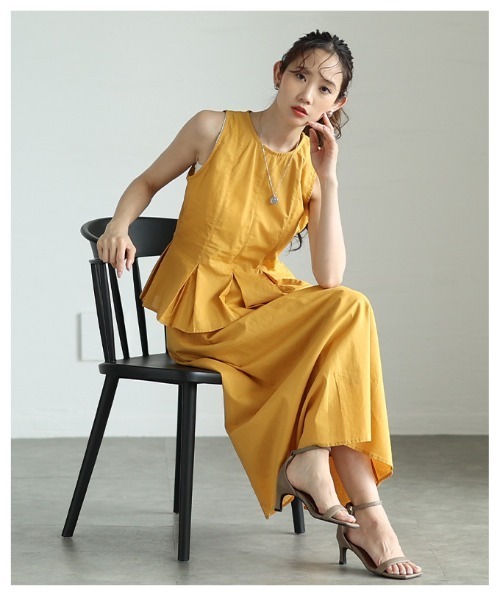 セール】プリーツノースリーブとロングスカートセットアップ