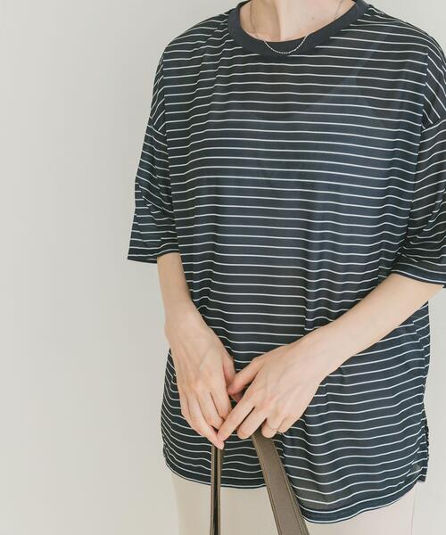 ITEMS URBANRESEARCH(アイテムズ アーバンリサーチ)の「シアー半袖Tシャツ(Tシャツ/カットソー・レディース・ブルー/ホワイト/ブラック・FREE)」の13枚目の写真