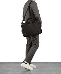 World Traveler（ワールドトラベラー）の「クラトス A4サイズ収納可能 14inchPC収納 ２気室 65332（ビジネスバッグ・メンズ）」