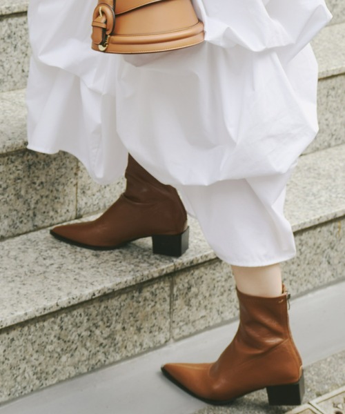 Olu.(オルドット)の「ポインテッドトゥブーツ(ブーツ・レディース・ブラック/キャメル・37/39/35)」の8枚目の写真