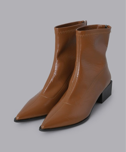 Olu.(オルドット)の「ポインテッドトゥブーツ(ブーツ・レディース・ブラック/キャメル・37/39/35)」の12枚目の写真