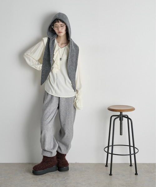 THE YOn（ザヨン）の「厚底シープボアブーツ（ブーツ・レディース・ブラック/ブラウン/グレイッシュベージュ・39/38/37）」の5枚目の写真