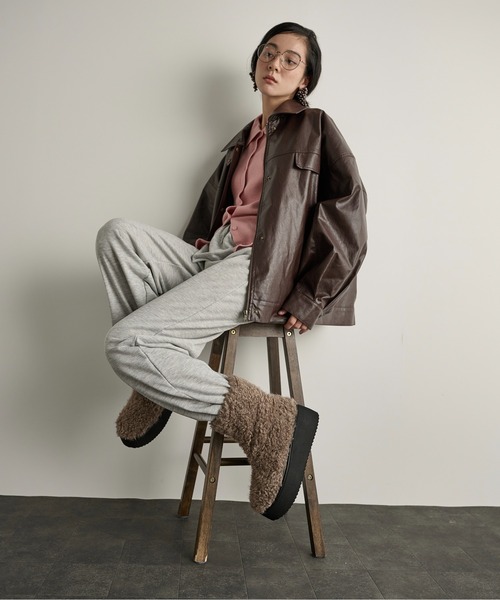 THE YOn（ザヨン）の「厚底シープボアブーツ（ブーツ・レディース・ブラック/ブラウン/グレイッシュベージュ・39/38/37）」の15枚目の写真