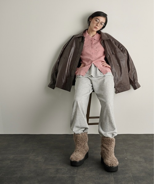 THE YOn（ザヨン）の「厚底シープボアブーツ（ブーツ・レディース・ブラック/ブラウン/グレイッシュベージュ・39/38/37）」の16枚目の写真