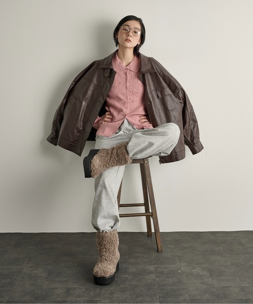 THE YOn（ザヨン）の「厚底シープボアブーツ（ブーツ・レディース・ブラック/ブラウン/グレイッシュベージュ・39/38/37）」の17枚目の写真