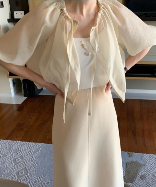 Vipoa（ヴィポア）の「gather neck sheer blouse（シャツ/ブラウス・レディース・アイボリー/ブラック・FREE）」の8枚目の写真