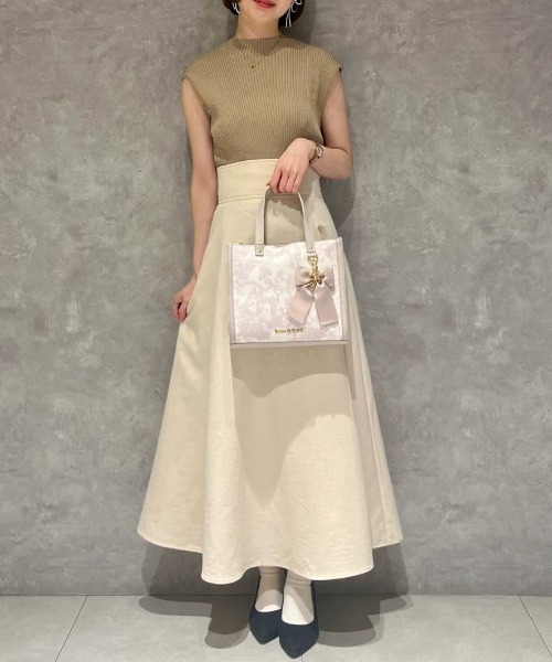 Maison de FLEUR（メゾンドフルール）の「フラワーガーデンプリント2Wayスクエアトート（トートバッグ・レディース・ブラック/ピンク・FREE）」の17枚目の写真