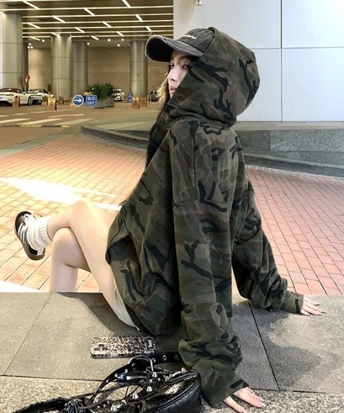 セール】【秋冬新作】オーバーサイズカモフラージュ柄ジップパーカー