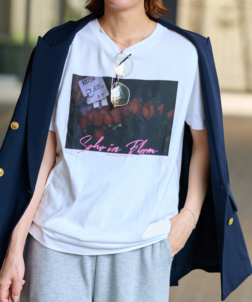 JOURNAL STANDARD relume(ジャーナルスタンダード レリューム)の「別注 TOMOYA WATANABE フォトTシャツ(Tシャツ/カットソー・レディース・ホワイト系その他/ホワイト/ホワイト×ホワイト・FREE)」の2枚目の写真