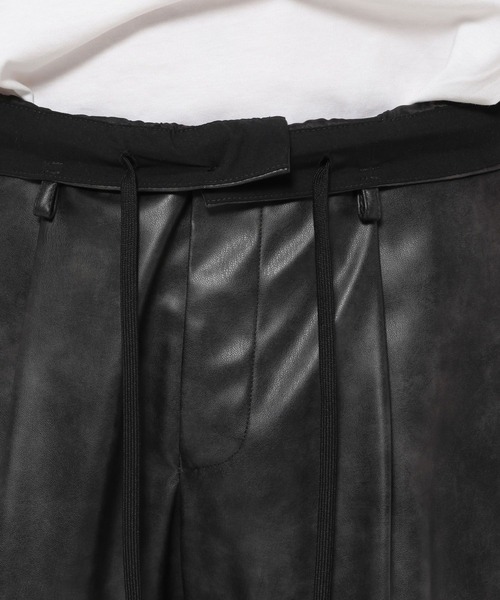 HARE(ハレ)の「【SET UP対応】LUXEレザーワイドフレアパンツ(HARE)(スラックス・メンズ・ブラウン系その他/グレー系その他/ブラック/ブラウン系その他2/ベージュ・SMALL/LARGE/MEDIUM)」の8枚目の写真