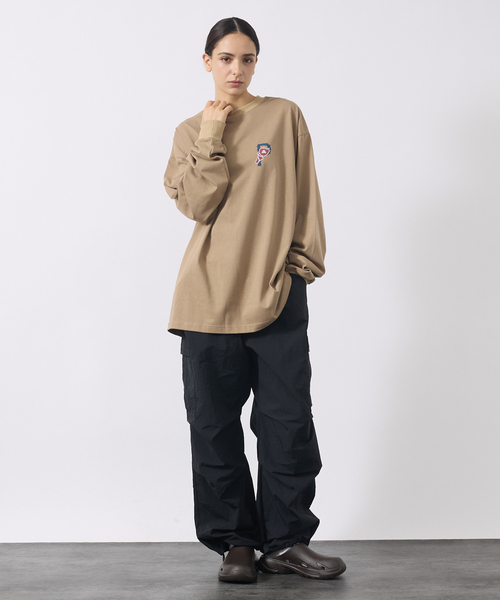 POLeR（ポーラー）の「【POLER/ポーラー】BIG LOGO CREW/ビッグロゴ クルーネック ロングスリーブTシャツ/両面プリント/ユニセックス（Tシャツ/カットソー・メンズ・グレー/ライトブラウン/ホワイト・M/L）」の12枚目の写真