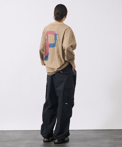 POLeR（ポーラー）の「【POLER/ポーラー】BIG LOGO CREW/ビッグロゴ クルーネック ロングスリーブTシャツ/両面プリント/ユニセックス（Tシャツ/カットソー・メンズ・グレー/ライトブラウン/ホワイト・M/L）」の11枚目の写真