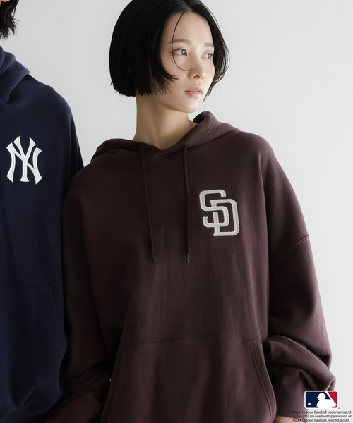 LOWRYS FARM（ローリーズファーム）の「【LFM(U)】ＭＬＢロゴスウェットパーカー　579331（パーカー・メンズ・ネイビー/ブラウン/ブルー/グリーン・MEDIUM/LARGE）」の19枚目の写真