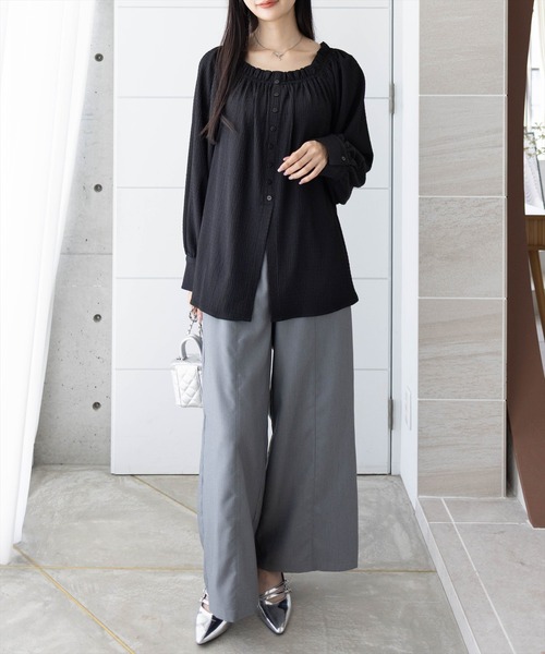 CLEAR BASIC（クリアベーシック）の「フロントボタン2way楊柳ブラウス［大人 カジュアル 着回し力抜群］≪AW新作≫（シャツ/ブラウス・レディース・ブラック/サンドベージュ/ブラウン・F）」の7枚目の写真