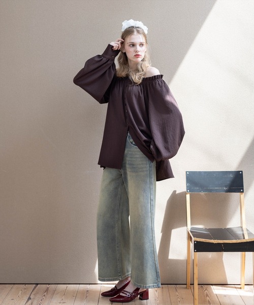 CLEAR BASIC（クリアベーシック）の「フロントボタン2way楊柳ブラウス［大人 カジュアル 着回し力抜群］≪AW新作≫（シャツ/ブラウス・レディース・ブラック/サンドベージュ/ブラウン・F）」の4枚目の写真